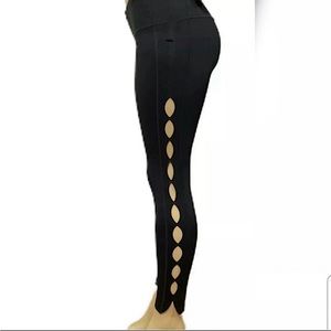 Victorias Sport Knockout Leggings with cutouts